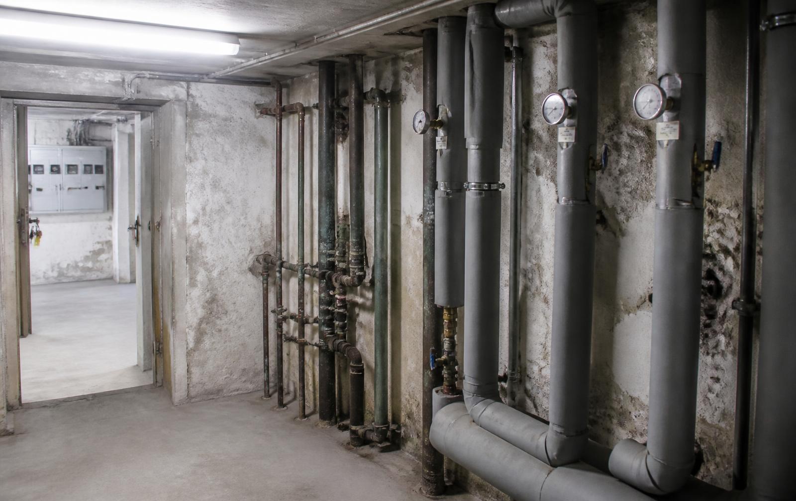 Sensibel sanierte Altbaufassade mit modernisierter Haustechnik